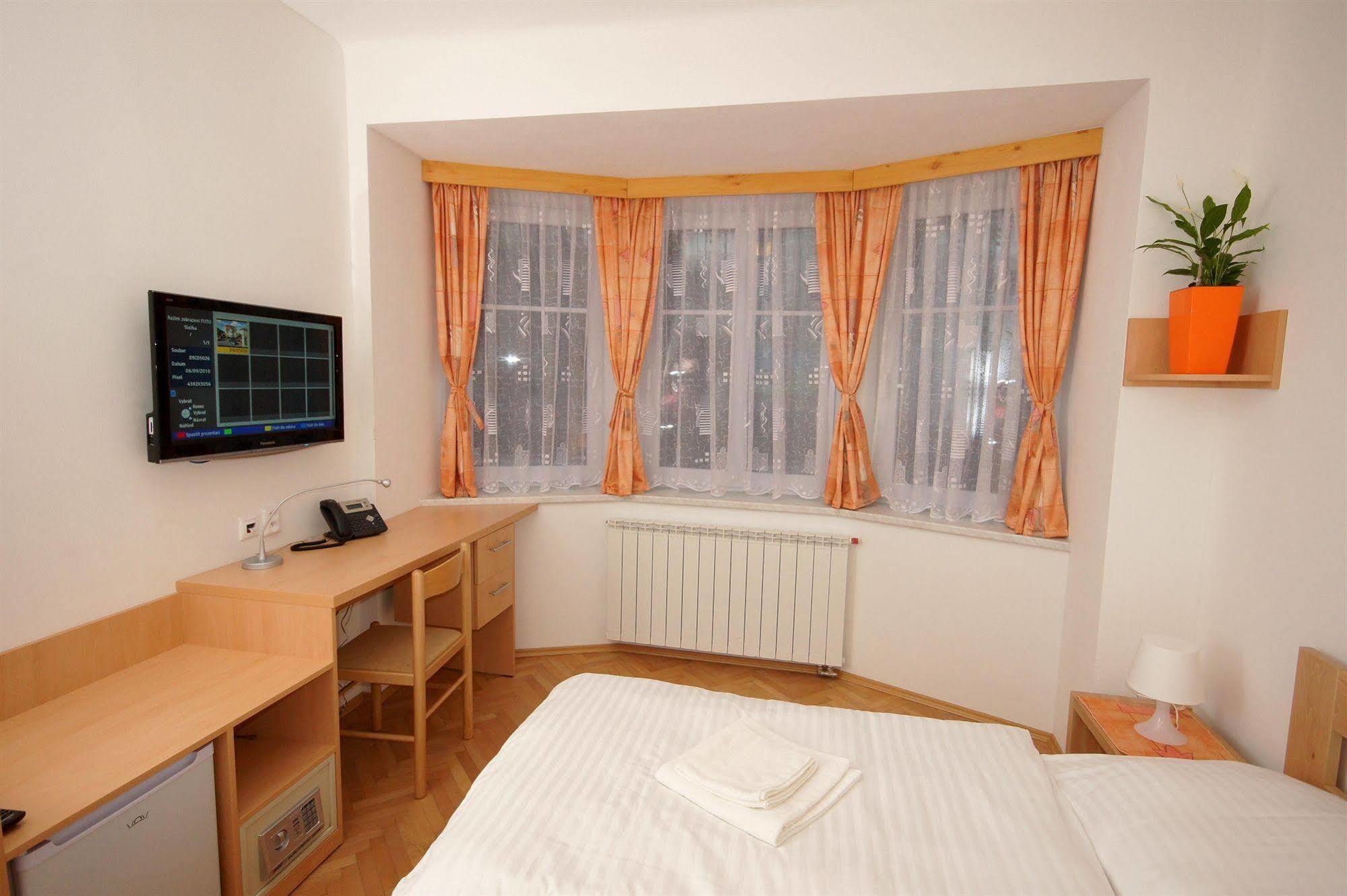 Hotel Garni Rambousek Prága Kültér fotó