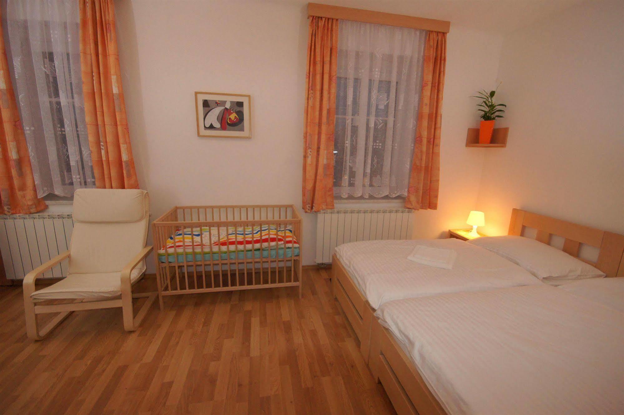 Hotel Garni Rambousek Prága Kültér fotó